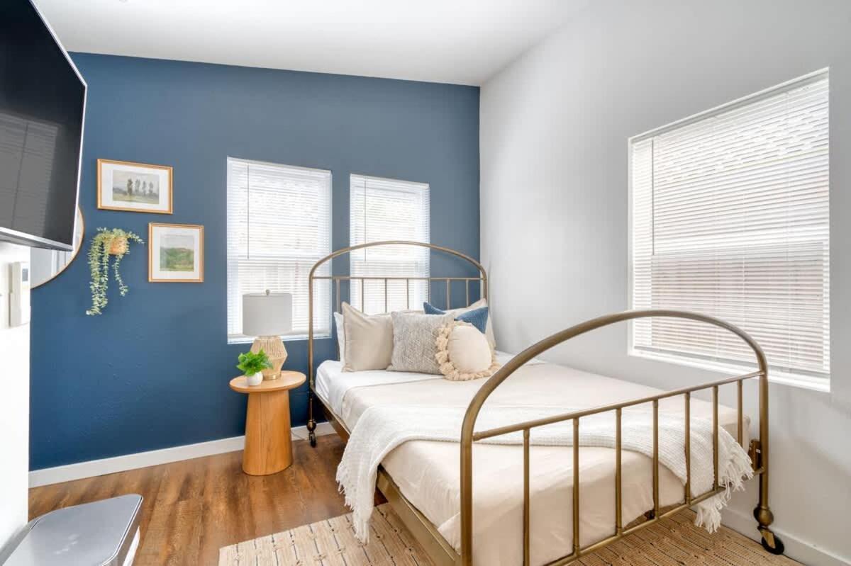 Stay Portland - Beach Vibes Getaway Near Burnside & Laurelhurst! Bagian luar foto